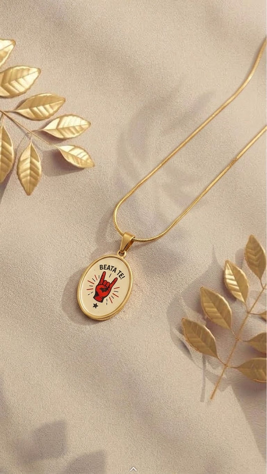Collana con pendente Ovale “BEATA TE”